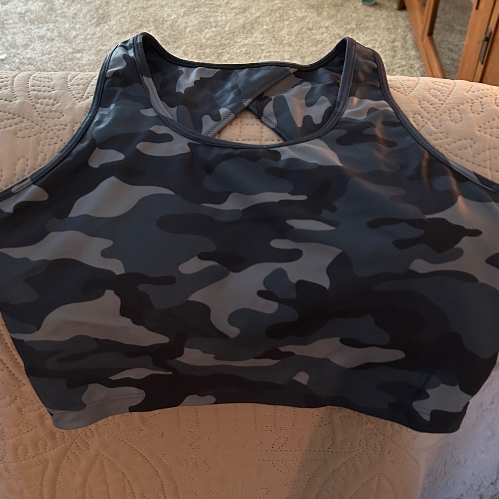 Women's Gap Brand Camouflage High-Impact Sports Bra - Gray Camo